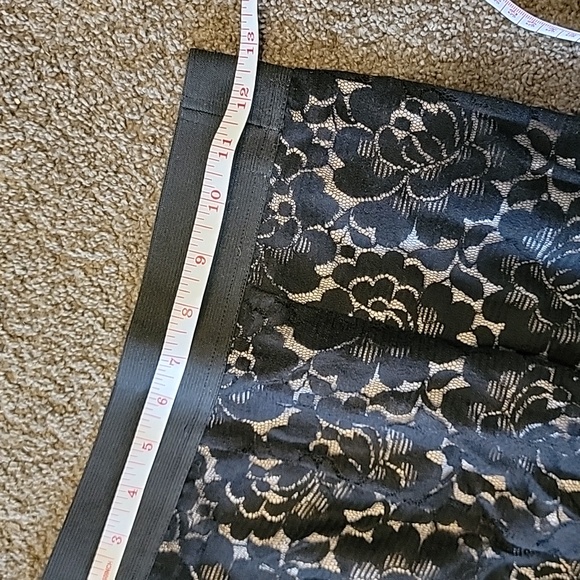 H&M black lace skirt size 4 - Picture 3 of 4